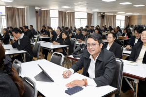 สัมมนาผู้บริหารสถานศึกษา มุ่งยกระดับความฉลาดรู้สู่โรงเรียนต้นแบบเชิงพื้นที่