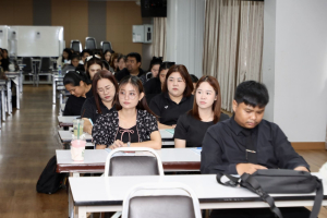 โครงการอบรมเชิงปฏิบัติการเพื่อพัฒนาครูให้ขับเคลื่อนนักเรียนให้มีความฉลาดรู้ตามรูปแบบนวัตกรรมหลักสูตรและการจัดการเรียนรู้ เพื่อเสริมสร้างคุณลักษณะ 4 ประการ