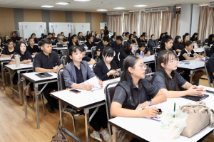 โครงการอบรมเชิงปฏิบัติการเพื่อพัฒนาครูให้ขับเคลื่อนนักเรียนให้มีความฉลาดรู้ตามรูปแบบนวัตกรรมหลักสูตรและการจัดการเรียนรู้ เพื่อเสริมสร้างคุณลักษณะ 4 ประการ