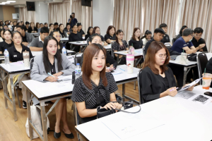 โครงการอบรมเชิงปฏิบัติการเพื่อพัฒนาครูให้ขับเคลื่อนนักเรียนให้มีความฉลาดรู้ตามรูปแบบนวัตกรรมหลักสูตรและการจัดการเรียนรู้ เพื่อเสริมสร้างคุณลักษณะ 4 ประการ
