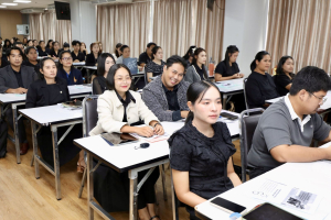 โครงการอบรมเชิงปฏิบัติการเพื่อพัฒนาครูให้ขับเคลื่อนนักเรียนให้มีความฉลาดรู้ตามรูปแบบนวัตกรรมหลักสูตรและการจัดการเรียนรู้ เพื่อเสริมสร้างคุณลักษณะ 4 ประการ