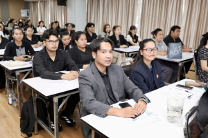 โครงการอบรมเชิงปฏิบัติการเพื่อพัฒนาครูให้ขับเคลื่อนนักเรียนให้มีความฉลาดรู้ตามรูปแบบนวัตกรรมหลักสูตรและการจัดการเรียนรู้ เพื่อเสริมสร้างคุณลักษณะ 4 ประการ