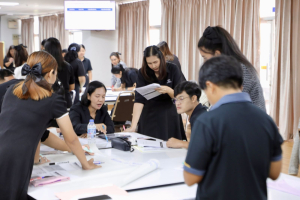 โครงการอบรมเชิงปฏิบัติการเพื่อพัฒนาครูให้ขับเคลื่อนนักเรียนให้มีความฉลาดรู้ตามรูปแบบนวัตกรรมหลักสูตรและการจัดการเรียนรู้ เพื่อเสริมสร้างคุณลักษณะ 4 ประการ