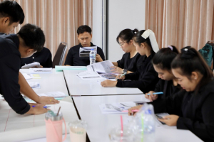 โครงการอบรมเชิงปฏิบัติการเพื่อพัฒนาครูให้ขับเคลื่อนนักเรียนให้มีความฉลาดรู้ตามรูปแบบนวัตกรรมหลักสูตรและการจัดการเรียนรู้ เพื่อเสริมสร้างคุณลักษณะ 4 ประการ