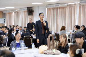โครงการอบรมเชิงปฏิบัติการเพื่อพัฒนาครูให้ขับเคลื่อนนักเรียนให้มีความฉลาดรู้ตามรูปแบบนวัตกรรมหลักสูตรและการจัดการเรียนรู้ เพื่อเสริมสร้างคุณลักษณะ 4 ประการ