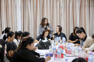 โครงการอบรมเชิงปฏิบัติการเพื่อพัฒนาครูให้ขับเคลื่อนนักเรียนให้มีความฉลาดรู้ตามรูปแบบนวัตกรรมหลักสูตรและการจัดการเรียนรู้ เพื่อเสริมสร้างคุณลักษณะ 4 ประการ