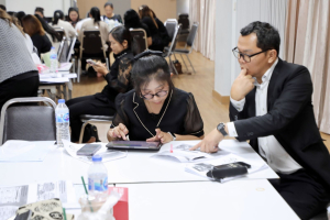 โครงการอบรมเชิงปฏิบัติการเพื่อพัฒนาครูให้ขับเคลื่อนนักเรียนให้มีความฉลาดรู้ตามรูปแบบนวัตกรรมหลักสูตรและการจัดการเรียนรู้ เพื่อเสริมสร้างคุณลักษณะ 4 ประการ