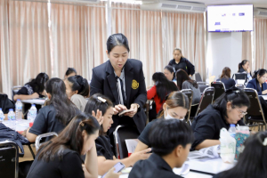โครงการอบรมเชิงปฏิบัติการเพื่อพัฒนาครูให้ขับเคลื่อนนักเรียนให้มีความฉลาดรู้ตามรูปแบบนวัตกรรมหลักสูตรและการจัดการเรียนรู้ เพื่อเสริมสร้างคุณลักษณะ 4 ประการ