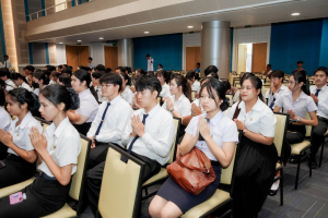 ร่วมพิธีถวายพระพรชัยมงคล พระบาทสมเด็จพระเจ้าอยู่หัว และพิธีถวายราชสักการะสมเด็จพระนารายณ์มหาราช