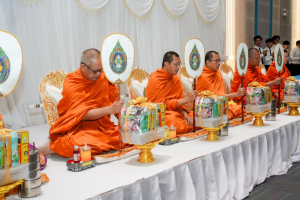 ร่วมพิธีถวายพระพรชัยมงคล พระบาทสมเด็จพระเจ้าอยู่หัว และพิธีถวายราชสักการะสมเด็จพระนารายณ์มหาราช