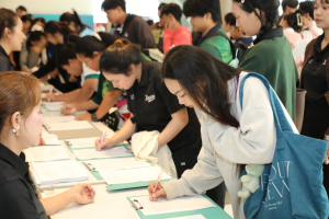 โครงการส่งเสริมทักษะการสื่อสารภาษาไทยและภาษาอังกฤษสำหรับครู