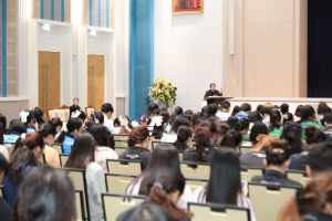โครงการส่งเสริมทักษะการสื่อสารภาษาไทยและภาษาอังกฤษสำหรับครู