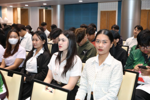 โครงการส่งเสริมทักษะการสื่อสารภาษาไทยและภาษาอังกฤษสำหรับครู