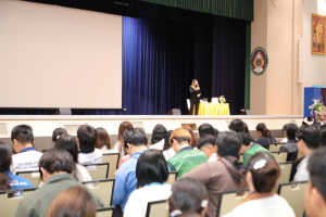 โครงการส่งเสริมทักษะการสื่อสารภาษาไทยและภาษาอังกฤษสำหรับครู