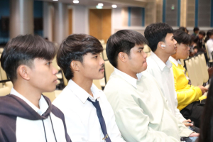 โครงการส่งเสริมทักษะการสื่อสารภาษาไทยและภาษาอังกฤษสำหรับครู