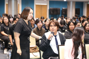 โครงการส่งเสริมทักษะการสื่อสารภาษาไทยและภาษาอังกฤษสำหรับครู