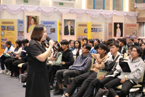 โครงการส่งเสริมทักษะการสื่อสารภาษาไทยและภาษาอังกฤษสำหรับครู